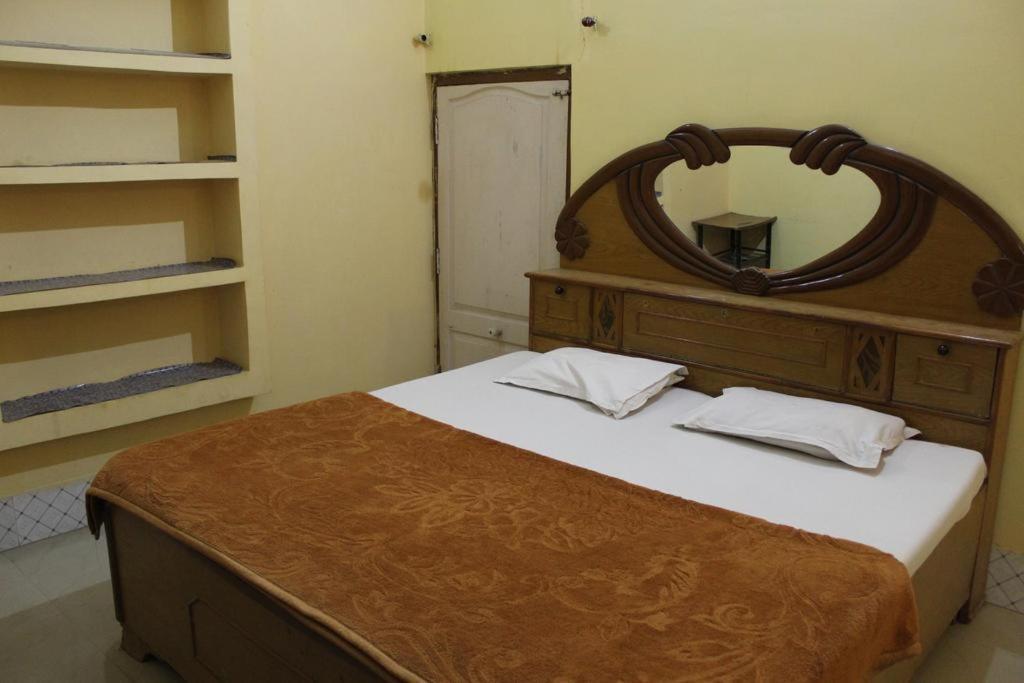 Couple Friendly Hotel - Sunset Orchha Exterior photo